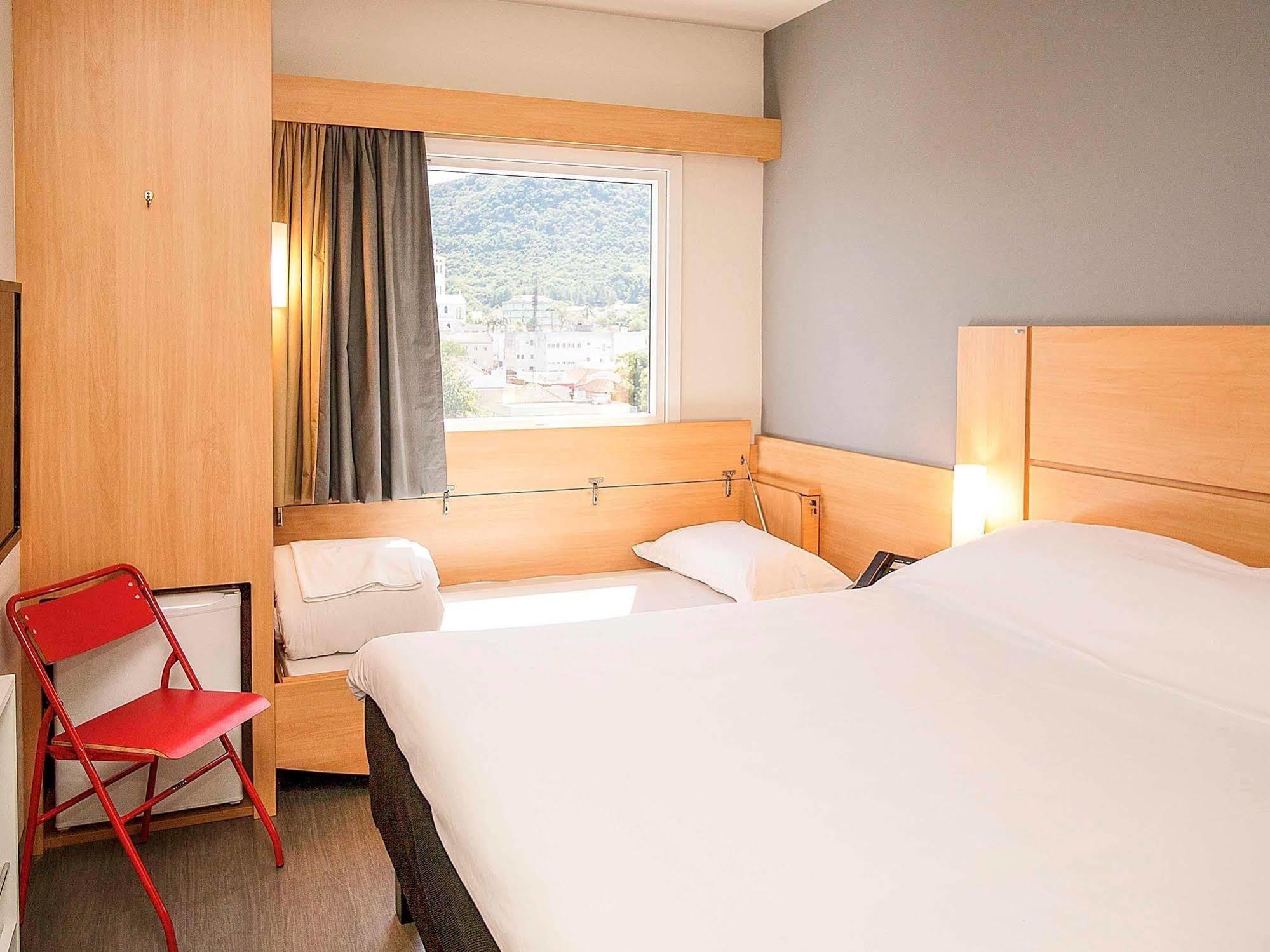 Ibis Montenegro エクステリア 写真